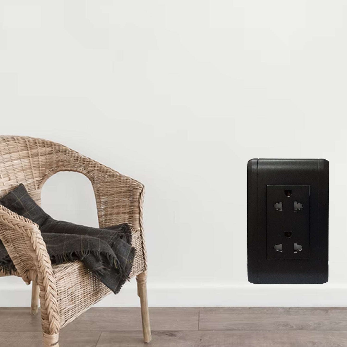 Akari Double Universal Ground Outlet 250V / 20A, V Series, Black (AWD3262V(B)